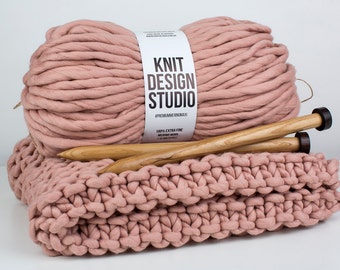 Chunky felted merino wool yarn - Handspun bulky blanket yarns - Giant roving yarn in blush