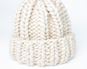 Chunky merino knit beanie – Classic ribbed winter hat