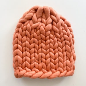 Bonnet d'hiver en grosse maille VENTE Joli bonnet pour femme Bonnet épais surdimensionné image 4