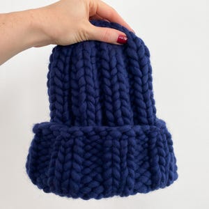 Men’s chunky knit fisherman beanie with brim – navy blue merino wool winter hat.