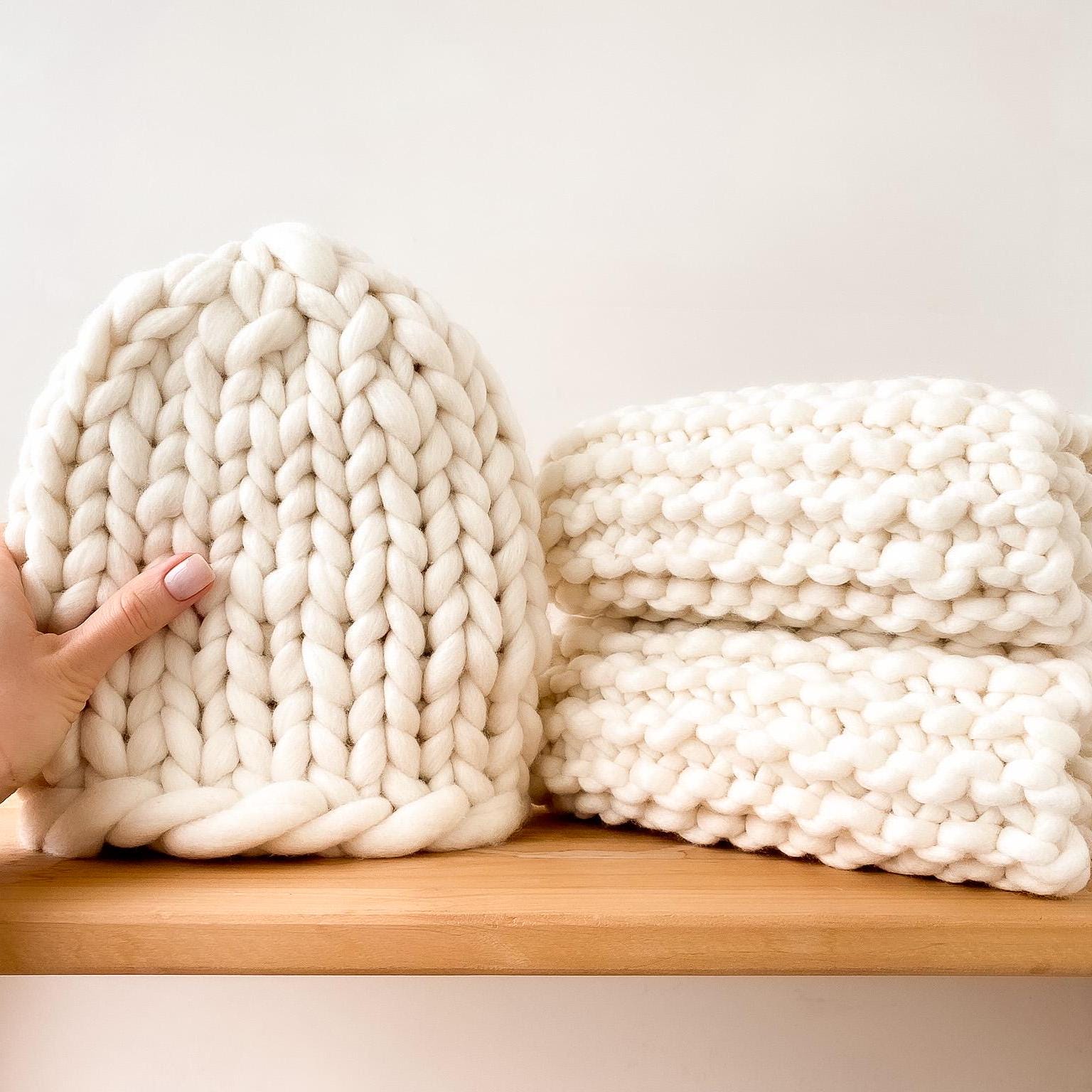 Chunky Knit Hat and Scarf Set - Winter Knitted Big Scarf and  display picture 2