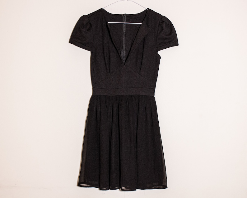 Vintage Classic Black Asymmetrical V-neck Dress Women/'s S