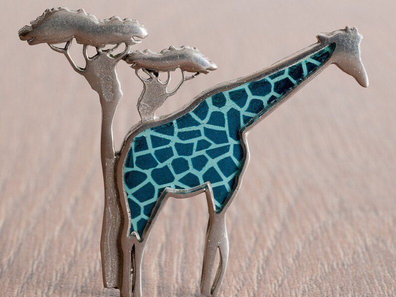 Giraffe Brooch image 1