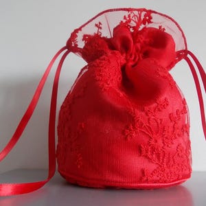 Sac dolly en tulle brodé rouge et satin rouge. Cordon de serrage en ruban, porte-monnaie, sac de mariage pour mariée/demoiselle d'honneur/bal de promo. Vendeur britannique