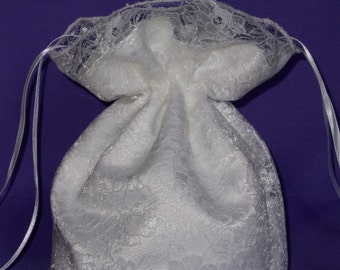 Sac dolly en dentelle blanche et satin blanc. Cordon de serrage en ruban, sac à main, sac de mariage pour mariée/demoiselle d'honneur, communion