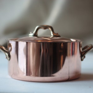 Round French Vintage Copper Cocotte / Copper Anniversary / Farmhouse