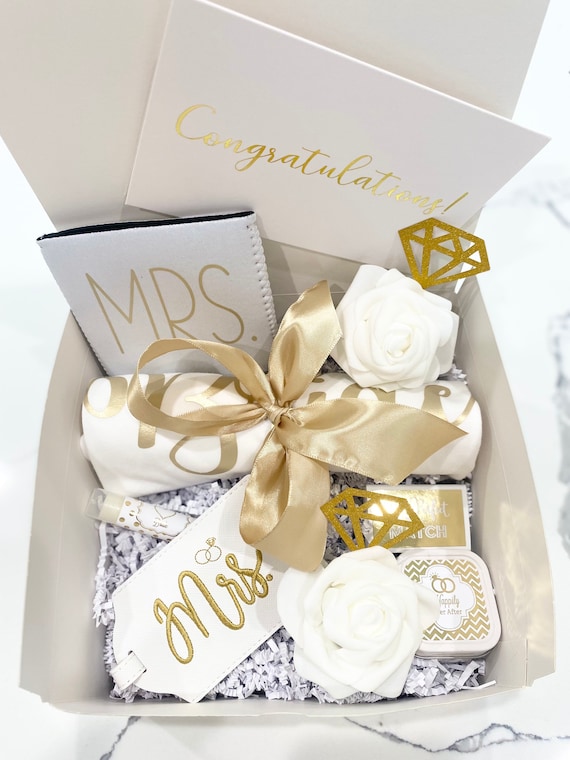 Bride to Be Bridal Engagement Gift Basket Present, Bride Gift, Bridal Gift  Basket, Future Mrs. Gift, Bride Box, Bridal Shower Gift 