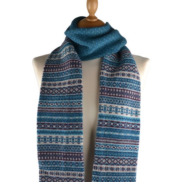 Écharpe d'hiver tricotée "tweed" en laine d'agneau écossaise fair isle - bleu sarcelle