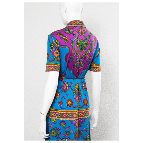 Stunning early 1970s vibrant silk Aztek print LEO… - image 6