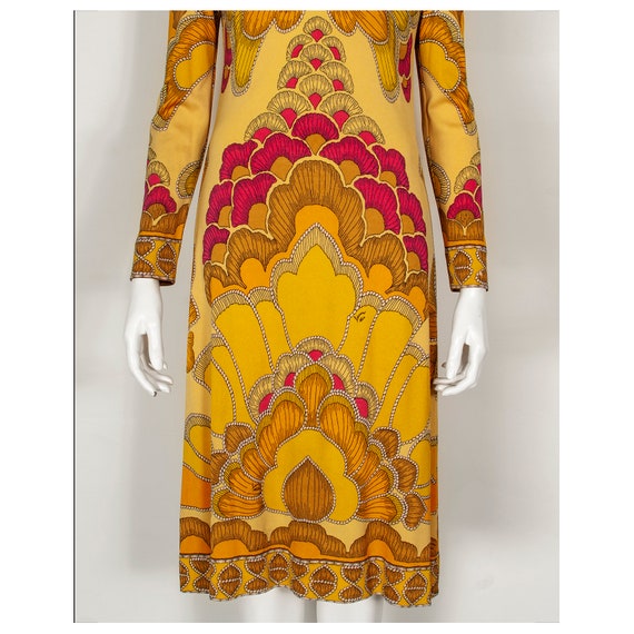 Stunning early 1970s vibrant gold silk Art Deco p… - image 3