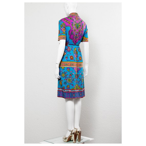 Stunning early 1970s vibrant silk Aztek print LEO… - image 7