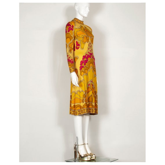 Stunning early 1970s vibrant gold silk Art Deco p… - image 5