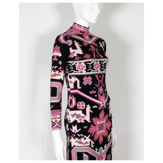 Stunning 1960s pink silk Aztec Art Deco print LEO… - image 4