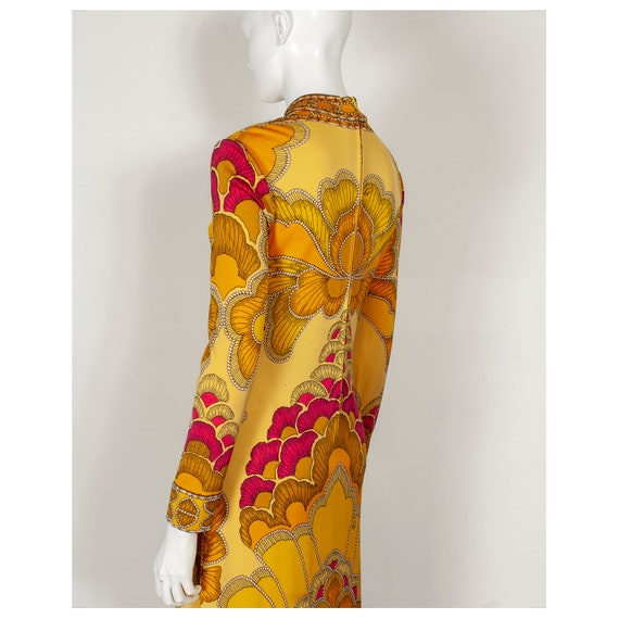 Stunning early 1970s vibrant gold silk Art Deco p… - image 6