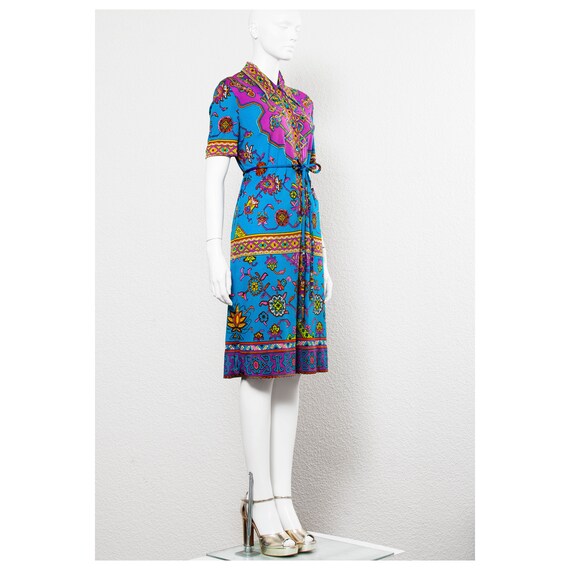 Stunning early 1970s vibrant silk Aztek print LEO… - image 5