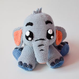 Patrón de ganchillo en inglés (PDF) Elefante gris Echo – Peluche Krawka