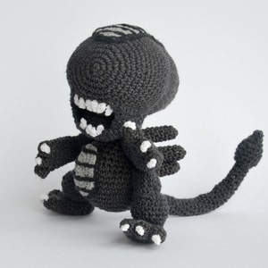 Crochet PATTERN No 1706 Alien by Krawka, image 2