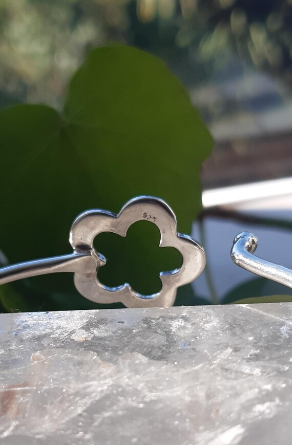 Pretty flower solid bangle - image 5