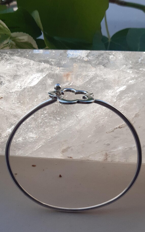 Pretty flower solid bangle - image 3