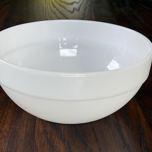 Vintage Fire-King White Milk Glass Mixing Bowl – Oven Ware USA