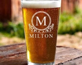 Engraved Pint Glass, Personalized Beer Glass, Pint Glasses, Husband Gift, Gift For Dad, Groomsmen Gift, Father's Day Gift, Anniversary