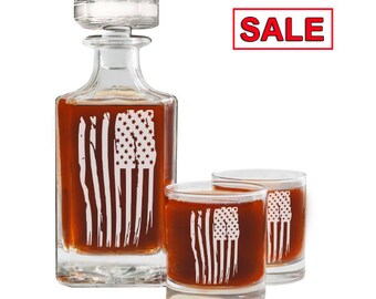 American Flag Whiskey Decanter Set, Personalized Whiskey Decanter with Glasses, Husband Gift, Gift for Dad, Distressed American Flag Whiskey