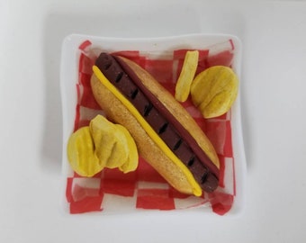 Grilled mini Hot dog with ketchup, mustard served with chips on a 2.5" plastic plate in 15-18" 3:1 miniature doll food play AG, elf, BJD