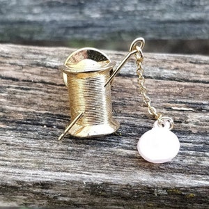 Vintage Needle & Thread Pin, With Button. Gift For Mom, Gift For Quilter. Birthday Gift