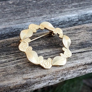 Épingle feuille vintage. Anniversaire, maman, anniversaire, cadeau pour elle. Broche Feuille