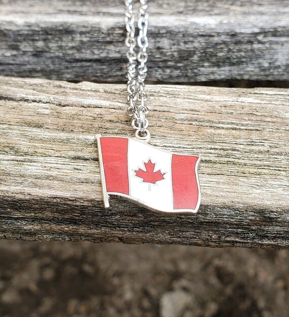 Necklace canada sale