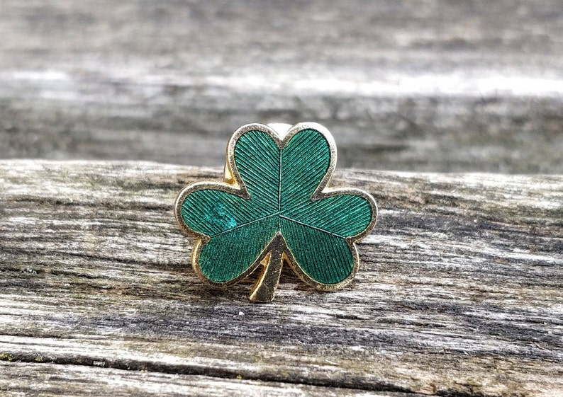 Patrick/'s Day St Clover Lucky Anniversary Shamrock Pin. Vintage Shamrock Tie Tack Brooch