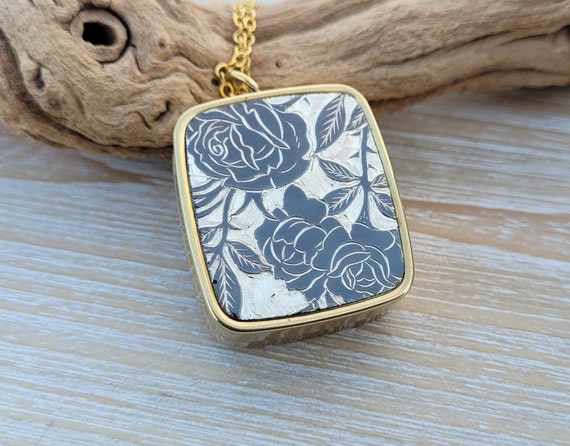 Vintage Rose Music Box Pendant. Somewhere My Love… - image 1