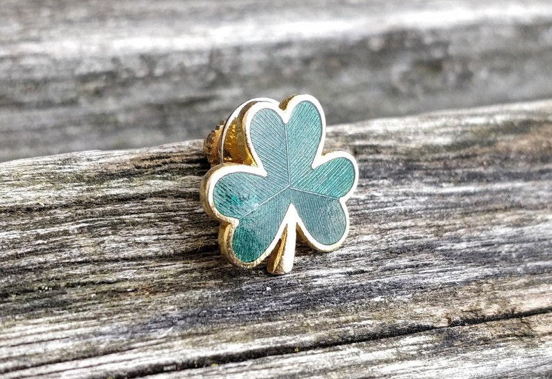 Patrick/'s Day St Clover Lucky Anniversary Shamrock Pin. Vintage Shamrock Tie Tack Brooch