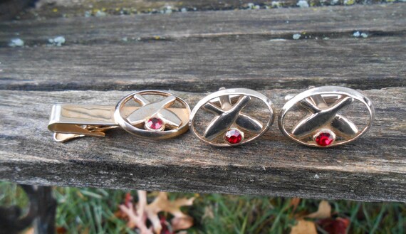 Set De Boutons De Manchette Et Barrette De Cravate Vintage - Thème Pêche à La Mouche (fly Fishing), Occasion