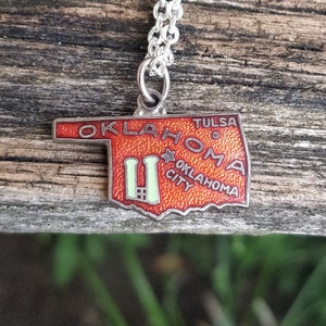 Vintage Oklahoma Anhänger. Geschenk für Papa, Mama, Hochzeit, Jahrestag, Geburtstag. Sammelbare Americana. Oklahoma Halskette