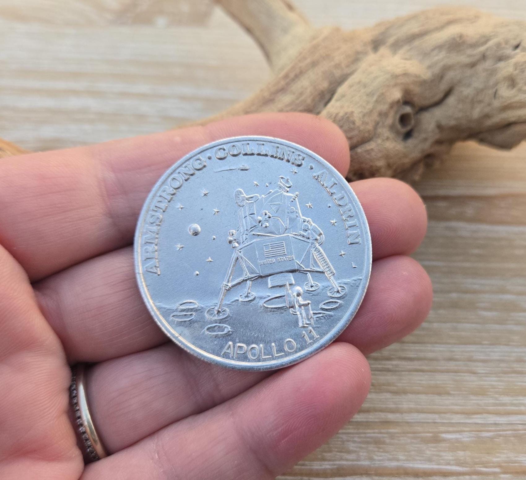 APOLLO 11 記念メダル 銀925/1000 1969年 ITALY Apollo 11 Commemorative Medal | National Air and Space Museum