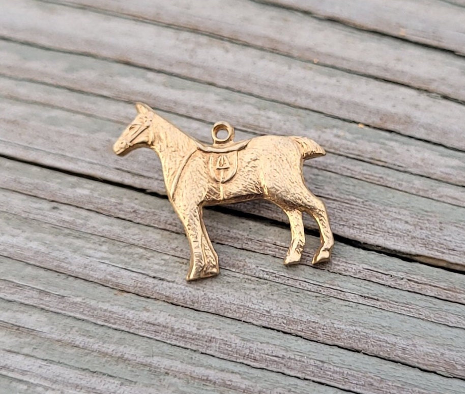 Ancienne épingle à Cravate En Nacre, Motif équestre - Accessoire Vintage élégant