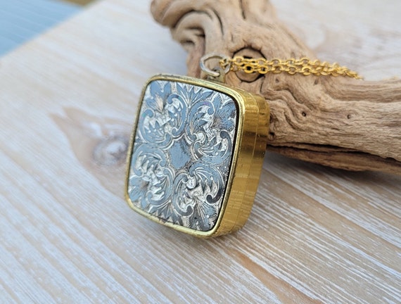 Vintage Music Box Pendant. Somewhere My Love. Gif… - image 2