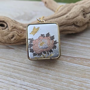 Vintage Rose Music Box Locket. Photo Locket. Plays Somewhere My Love. Gift For Mom, Birthday, Anniversary, Christmas Gift. Rose Necklace