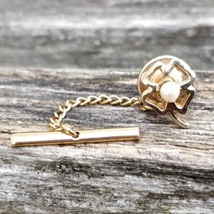 Vintage Shamrock Tie Tack, Pin. Clover, St. Patrick&#39;s Day. Anniversary, Lucky. Brooch.