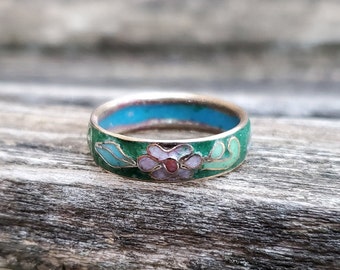 1950's Style Nash Metropolitan Goldtone M Logo Cloisonne Nickel Silver Ring 1950's Style Nash Metropolitan Goldtone M Logo Cloisonne Nickel Silver Ring