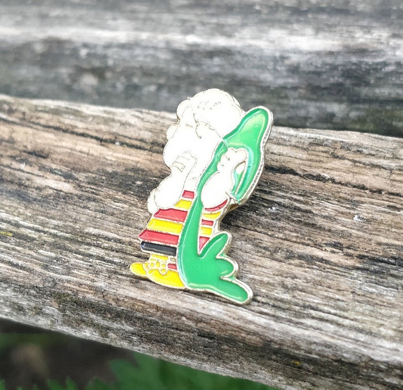 RARE Vintage Linus /& Blanket Pin Peanuts Pin Birthday Anniversary Mom Gift For Dad