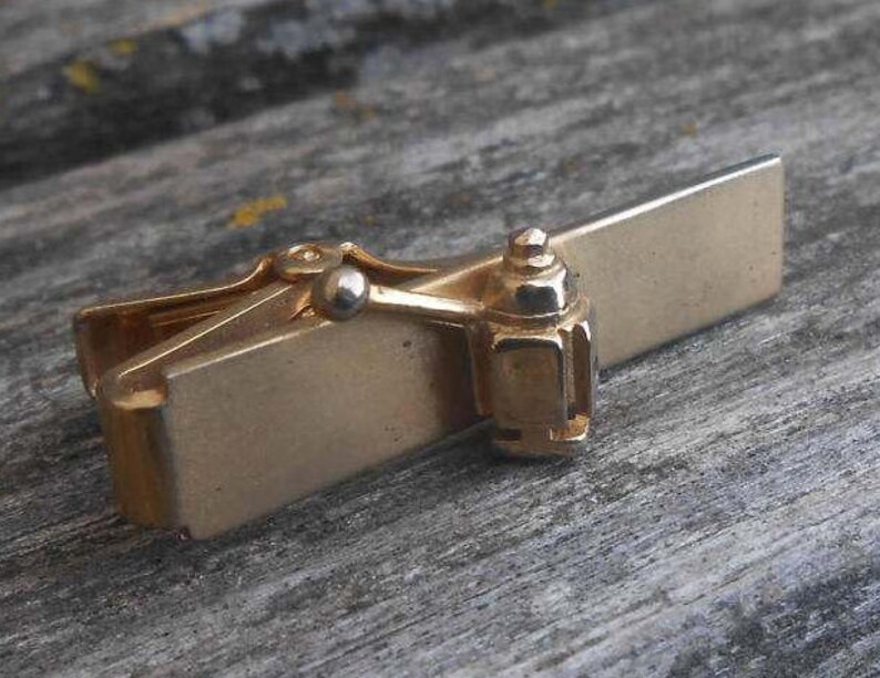 Gift for Men Groomsmen Groom Wedding Birthday Dad Vintage Gold Colored Cufflink Anniversary Father/'s Day