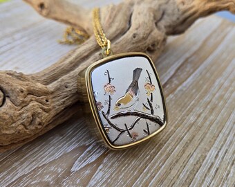 Collana vintage con carillon a forma di uccellino. Suona "Romance D'Amour". Regalo per la mamma, per compleanno, anniversario o Natale. Regalo per lei.