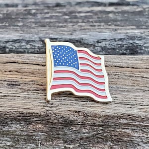 Pin&#39;s drapeau vintage. Cadeau pour papa, maman, anniversaire, Noël, fête des pères, vétéran, soldat.