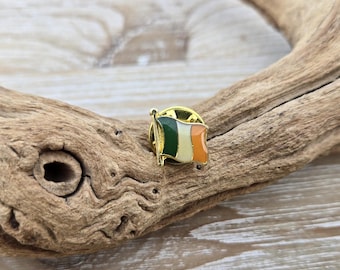 ヴィンテージのアイルランド国旗ピン。クローバー、聖パトリックの日