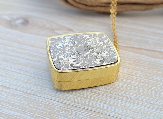 Vintage Music Box Pendant. Somewhere My Love. Gif… - image 5