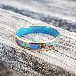 Vintage Cloisonnéring. Storlek 9 1/4. Present till tjejer, mamma, årsdag, födelsedag, jul. Infinity-ring