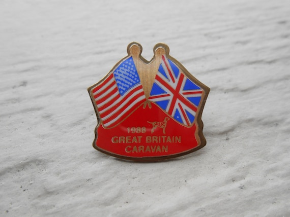 Vintage USA & Great Britain Flag Pin. 1988, Great Britain Caravan