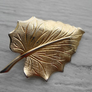 Épingle feuille vintage. Cadeau pour maman, anniversaire, anniversaire, mariage. Broche Feuille